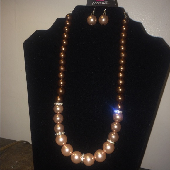 Cream and brown pearl necklace and earrings - Picture 1 of 1